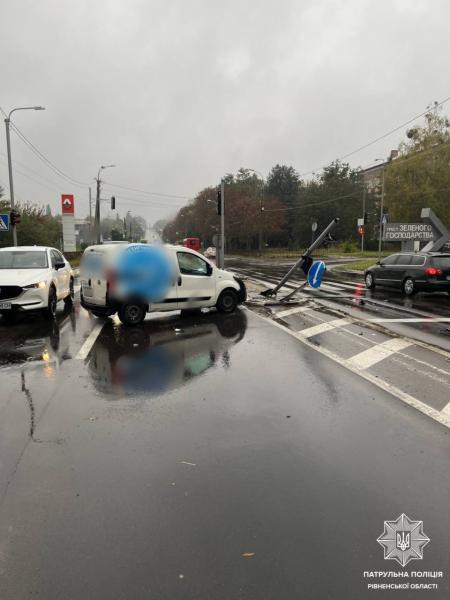 Нетверезий водій потрапив в аварію та самостійно звернувся до патрульних. Кримінал - Останні новини Рівного та регіону - Рівне Вечірнє.