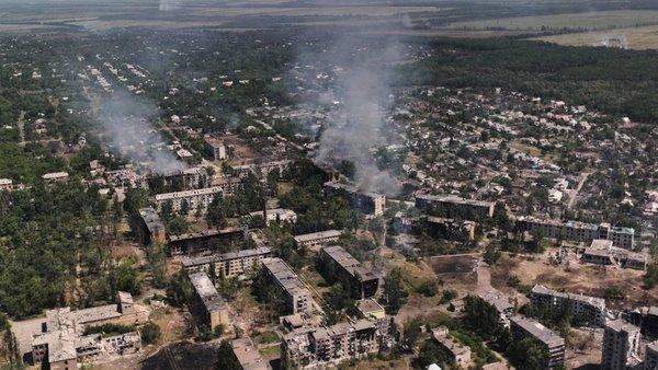 Без жодного цілого району: загарбники знищують ще одне українське місто до основи.